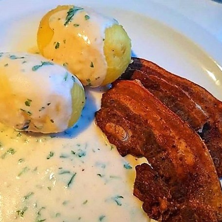 Invitation: Gratis stegt flæsk og persillesovs