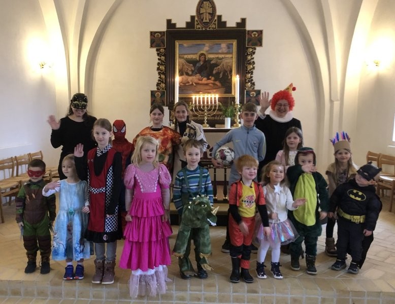 Fastelavns Gudstjeneste og tøndeslagning.