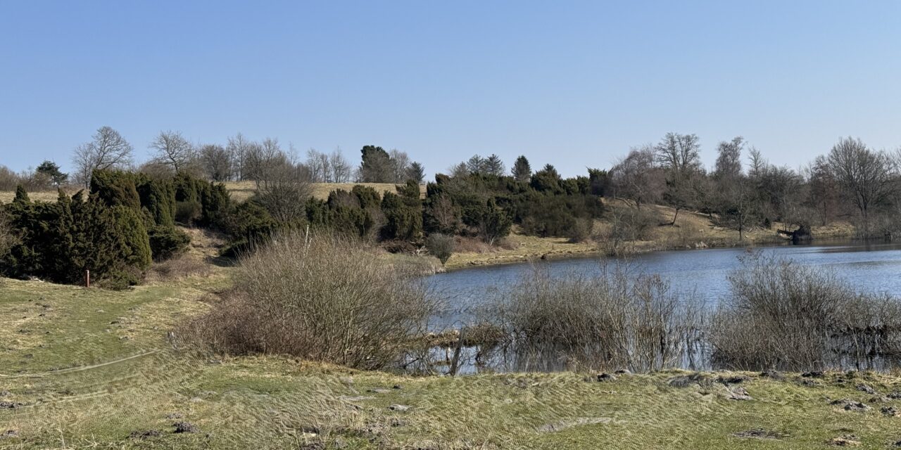 Påskens Gudstjenester og Påskevandring.