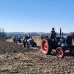 Veterantraktorerne kommer og pløjer